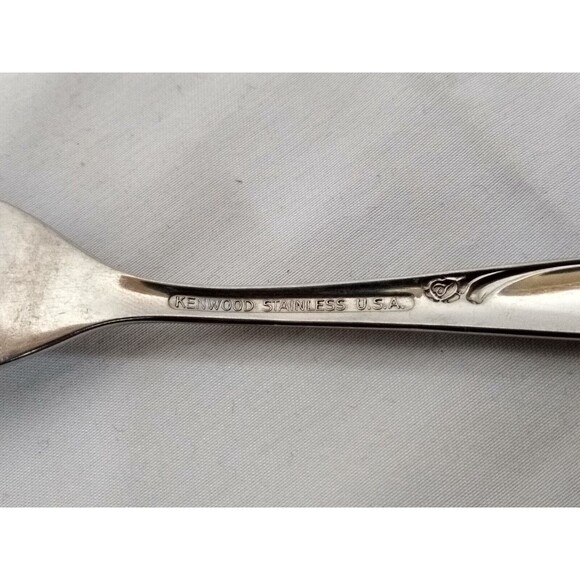 VINTAGE Oneida Kenwood Forever Rose USA Stainless Glossy Dinner Fork 7" - Picture 2 of 7